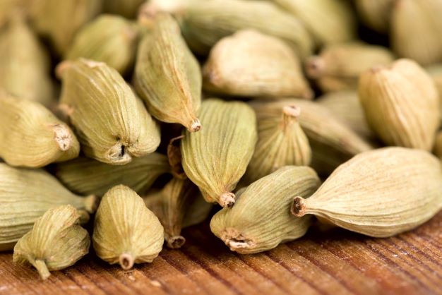 Cardamom essential oil Uses and Benefits